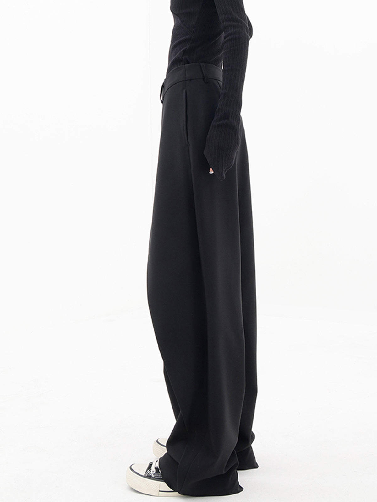 Pauline™ - Broek met wijde pijpen en asymmetrische en overlappende knopen