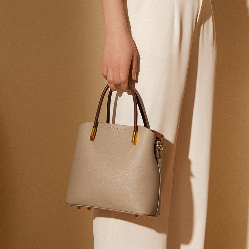 Emilia™ - Emmerbag voor dames in generfd leer met dubbel handvat