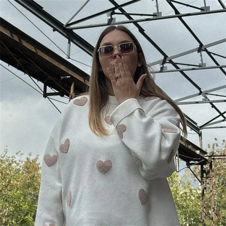 Abigail™ – sweter z dzianiny w kształcie serca