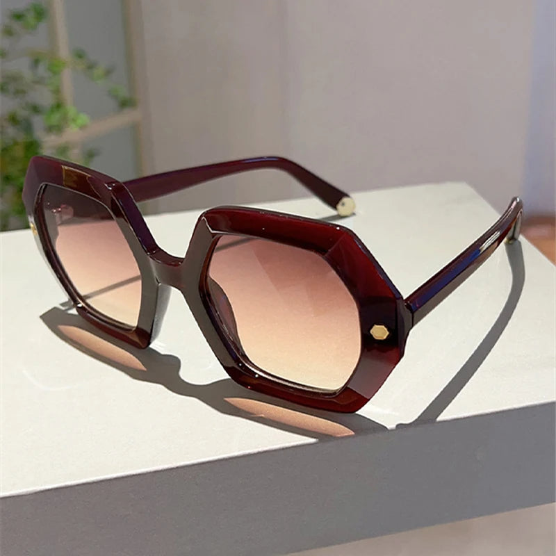 Regina™ - Oversized & Trendy