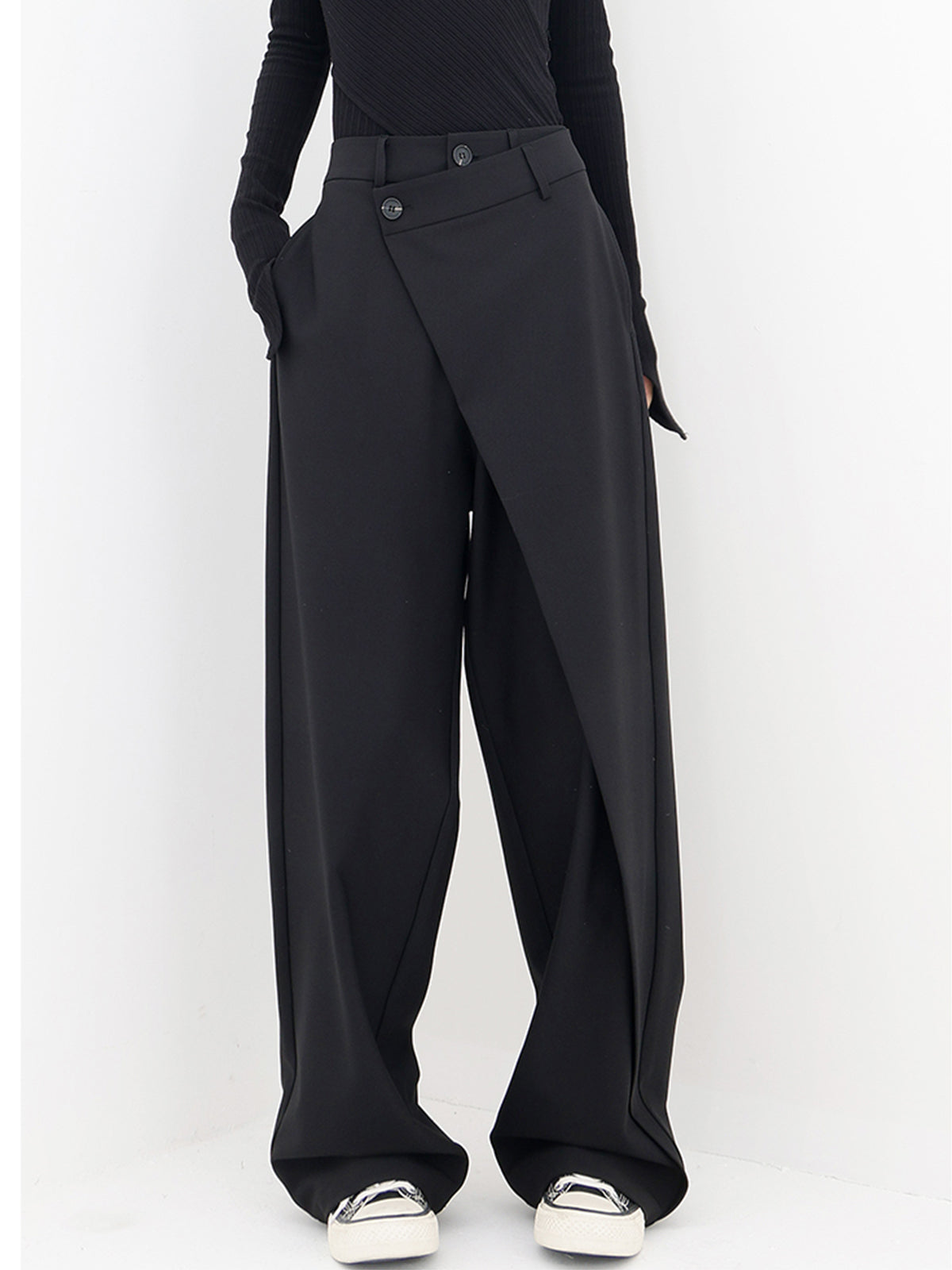Pauline™ - Broek met wijde pijpen en asymmetrische en overlappende knopen