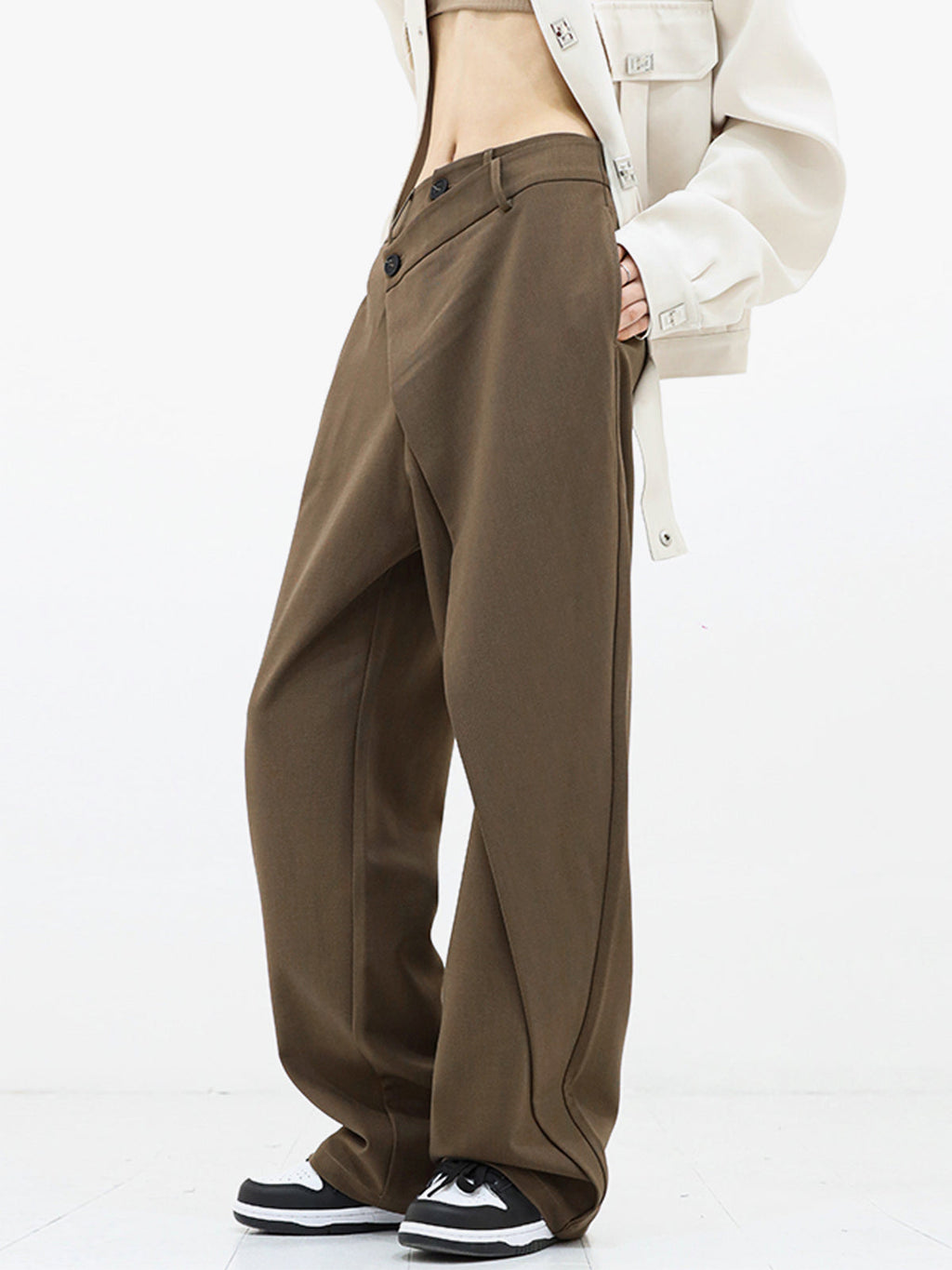 Pauline™ - Broek met wijde pijpen en asymmetrische en overlappende knopen