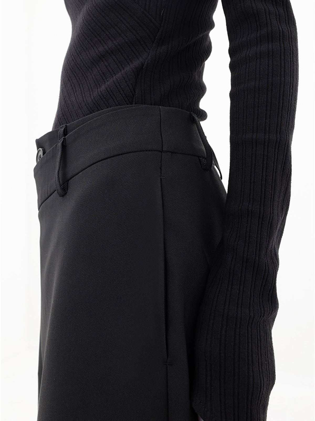 Pauline™ - Broek met wijde pijpen en asymmetrische en overlappende knopen