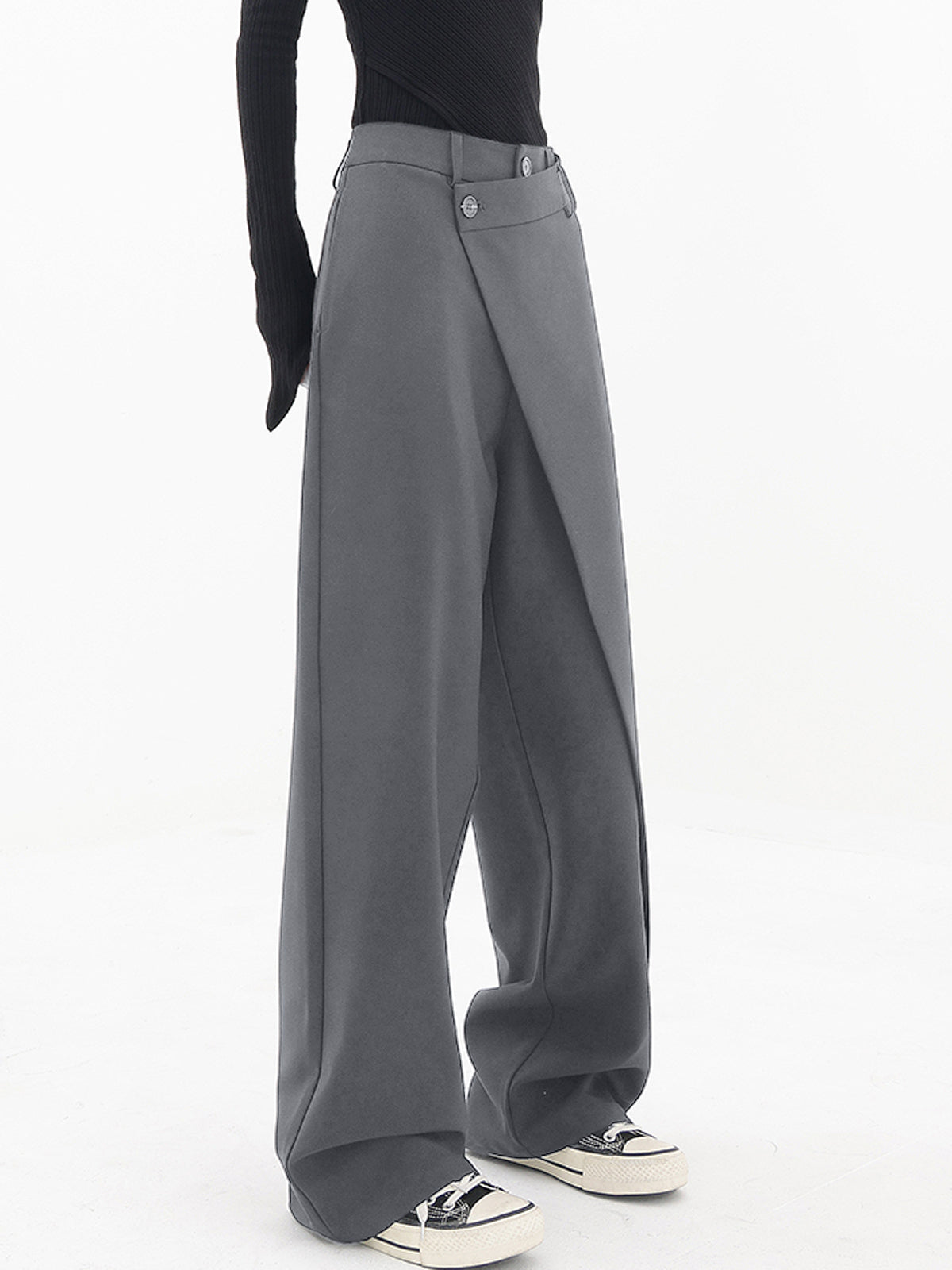 Pauline™ - Broek met wijde pijpen en asymmetrische en overlappende knopen