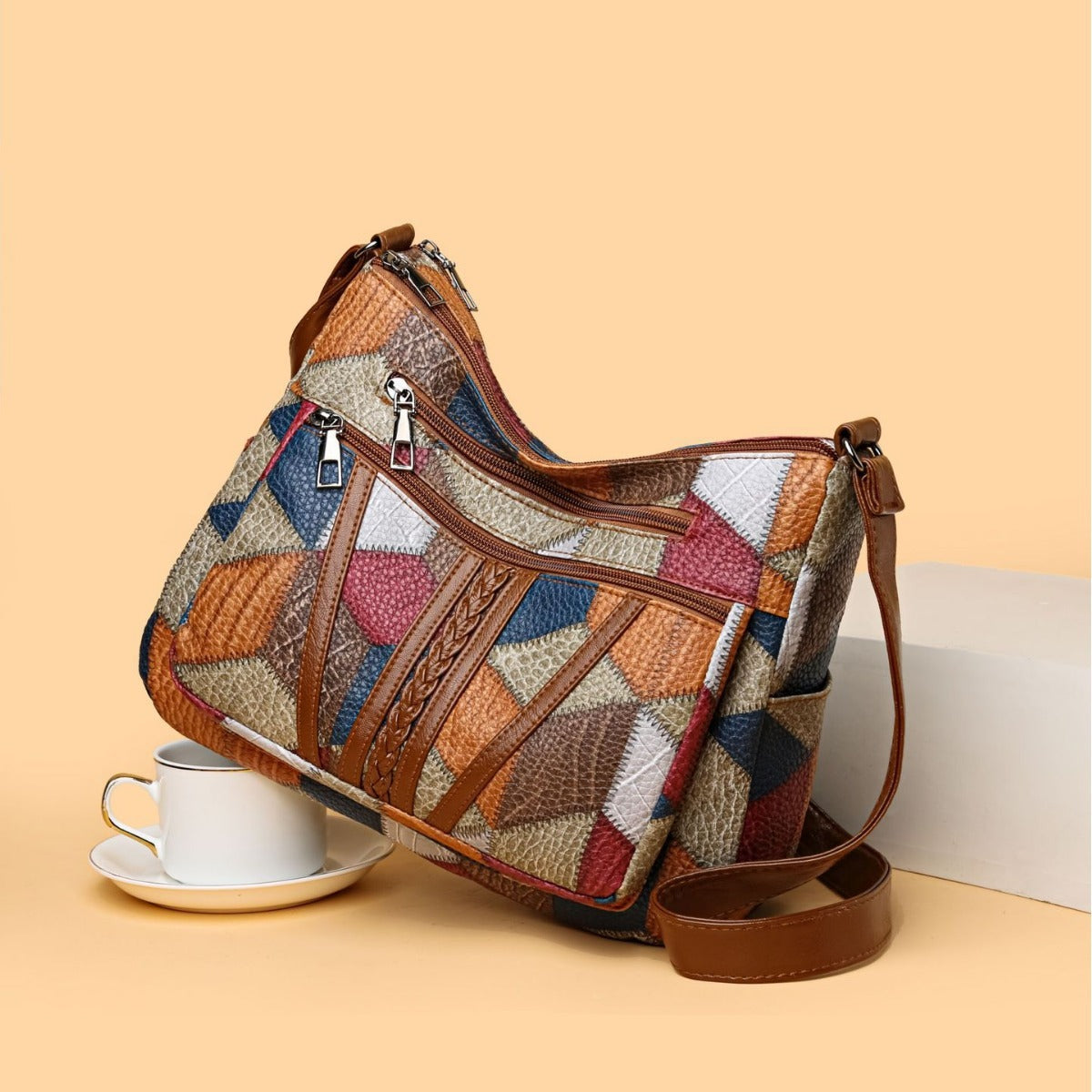 Mirella™ - Dameskruistas met veelkleurige geometrische retroprint