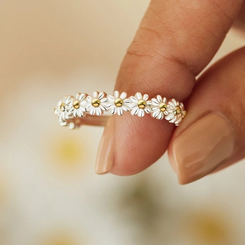 Juliette™ - Elegante Ring met Filigraan Madeliefje