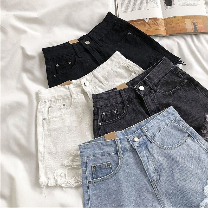 Estelle™ - Damesshort van denim met gerafeld effect