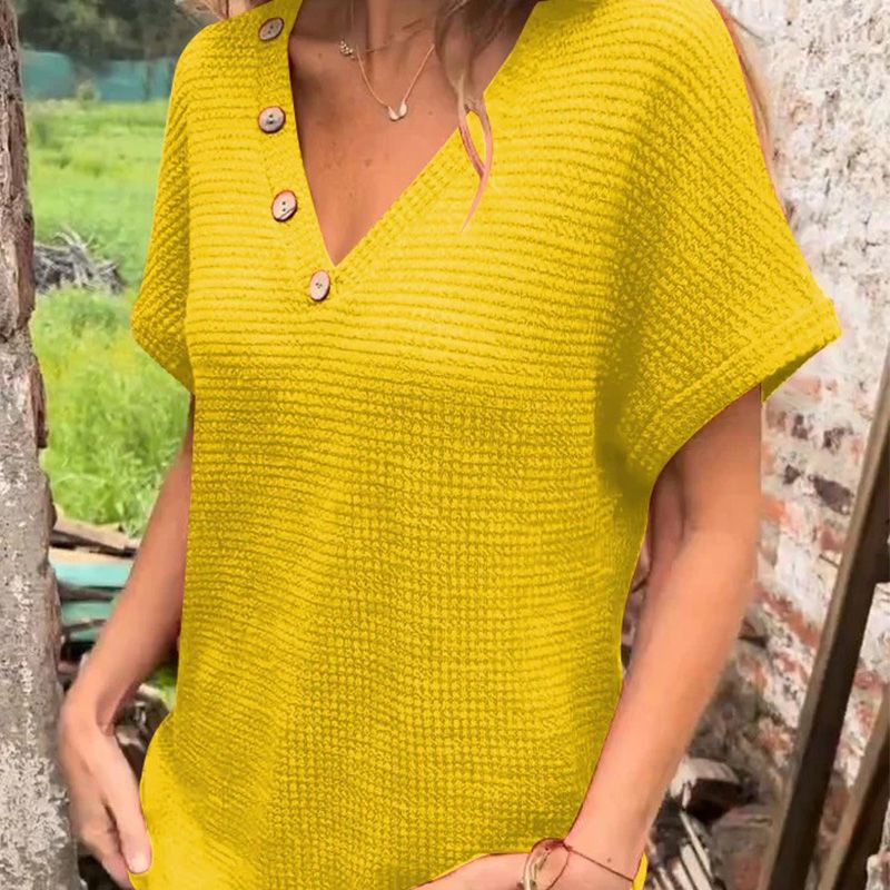 Adina™ – Stylowy top z dekoltem w serek, krótkimi rękawami i guzikami